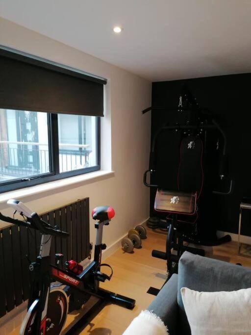 New Town House With *Free Allocated Parking* Apartment Brighton Bagian luar foto